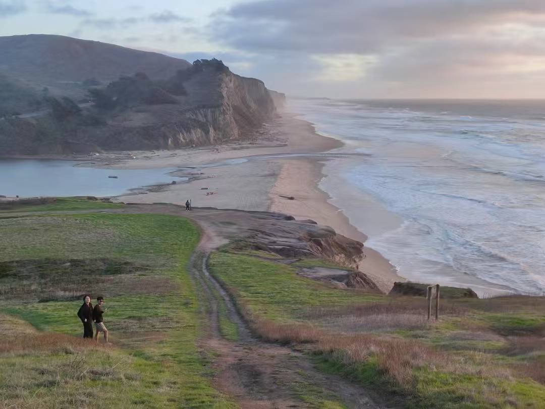 Half-moon Bay, frame 2